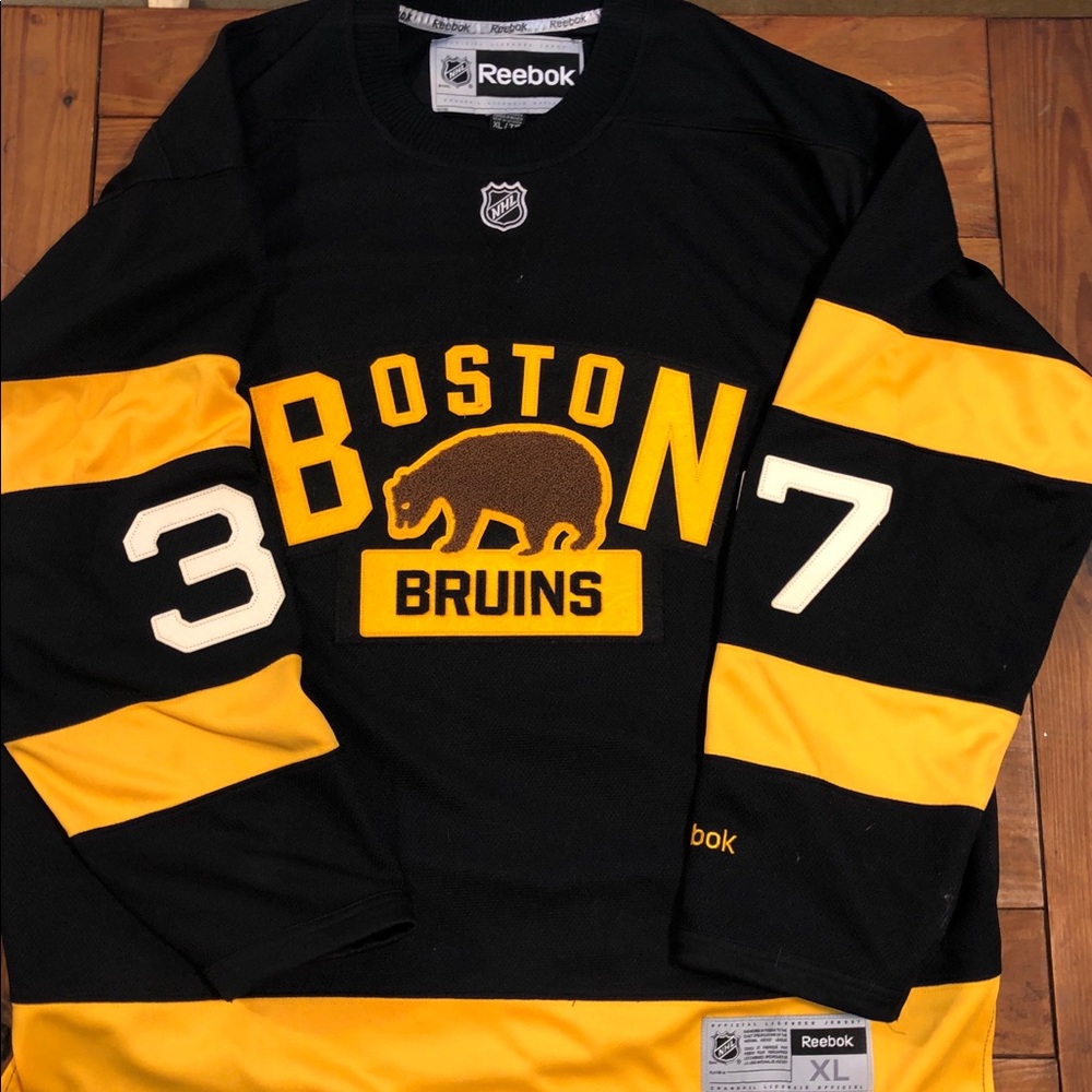 NWOT Reebok Bergeron winter classic sweater